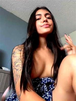 Latina thumbnail