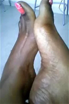 Big ebony feet long toe nails