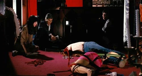 Il maestro del bondage, Ropu Gimu, presenta una scena di dominazione intensa e sensuale, dove l'arte della corda incontra il piacere adulto. Esplora un mondo di sottomissione e controllo tra adulti consenzienti, con dettagli avvincenti e atmosfere cariche di eccitazione. Video Porno - SpankBang