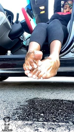 Black Women Feet Attack 222 thumbnail