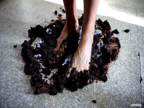 Feet chocolate cake crush
