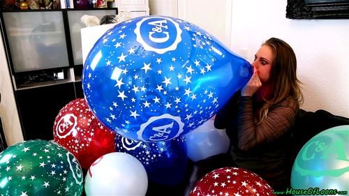 hol_561_angel__popping-c-and-a-balloons-and-blow2pop-blue-q16_web