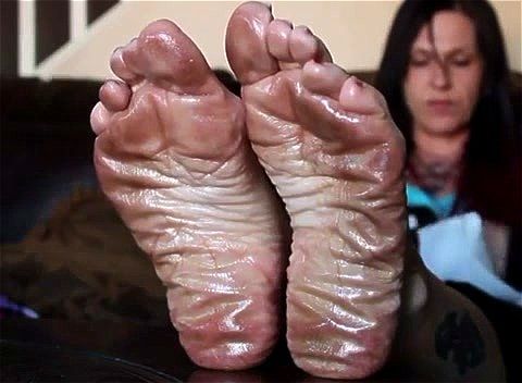 Wrinkled Soles Oily - Feet, Mature, Big Feet Porn - SpankBang