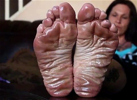 Wrinkled Soles Oily - Feet, Mature, Big Feet Porn - SpankBang