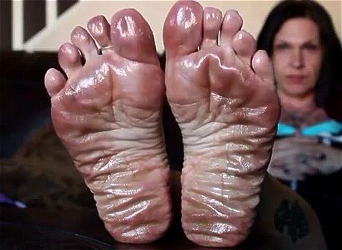 Wrinkled Soles Oily - Feet, Mature, Big Feet Porn - SpankBang