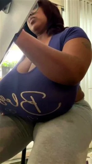 Best FAT BLACK MAMMARIES thumbnail