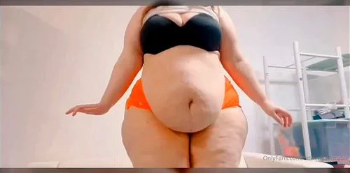 She are so fucking fat