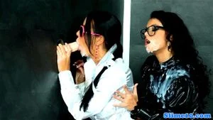 WAM spex lesbos pussylicking at the gloryhole