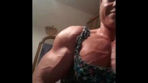 Muscle girls thumbnail