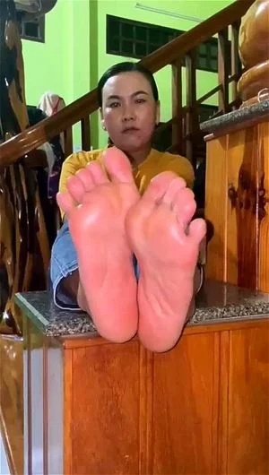 Foot asian thumbnail