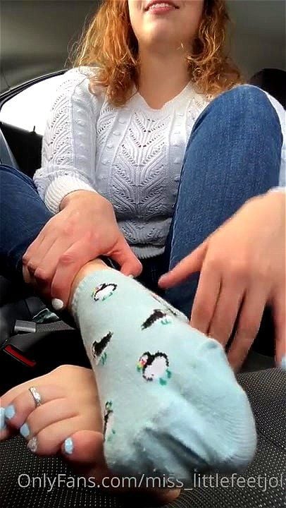 Girl rambles and talks about her stinky feet
