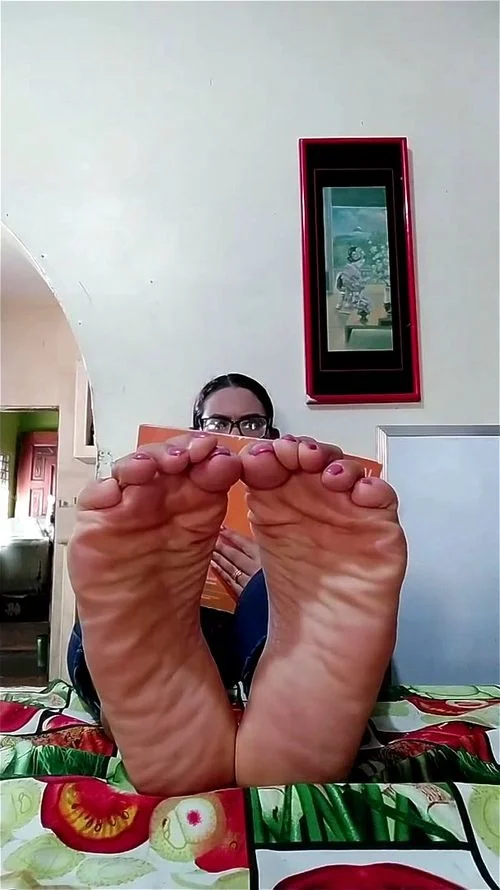 Foot Mature thumbnail