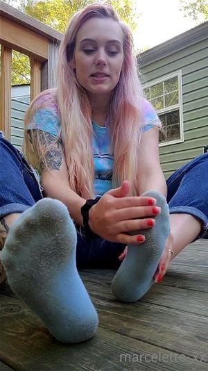 feet thumbnail