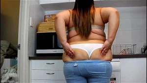 bbw tryes clothes thumbnail