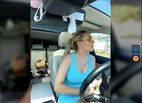 Bondgirl_013 show big tits during driving