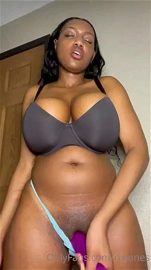 PHAT TITTY EBONY WIVES ROOM thumbnail