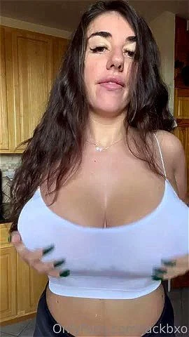 Big tits thumbnail