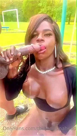 Ebony tranny public head Ebony tranny public head
