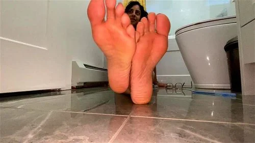 Ultimate Latina Wrinkled Foot Rubbing Soles & Toe Teasing