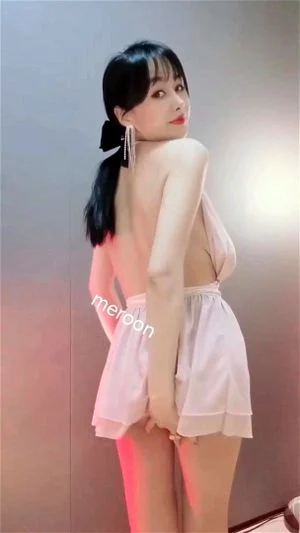 跳舞。 thumbnail