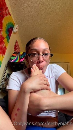 Self foot worship thumbnail