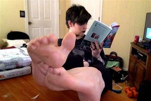 twink feet thumbnail