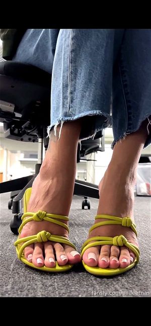 Foot asian thumbnail