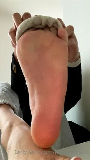 Feet tease 3 thumbnail