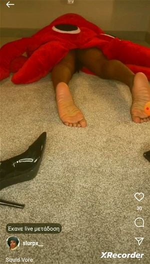 Girl Feet thumbnail