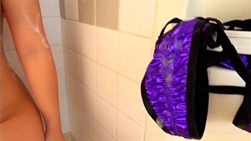 Mia Hosho accomplit des actes excitants et captivants. Profitez de cette belle actrice japonaise explorant ses désirs les plus intimes dans des scènes époustouflantes. Vidéo Porno - SpankBang