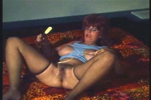 vintage, masturbating with fingers, milf, Candy Samples