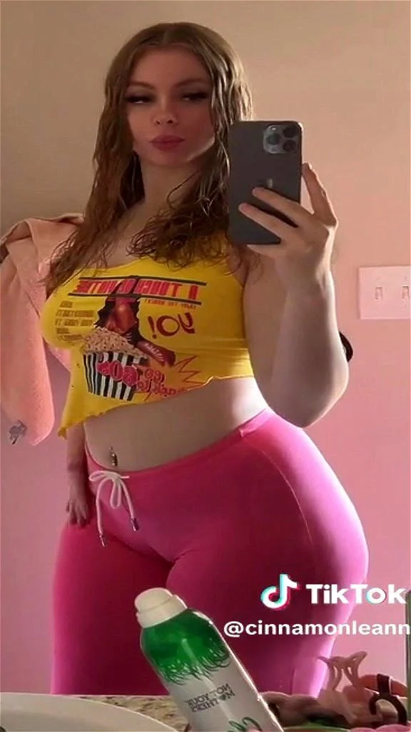 spandex clad pawg shakes it spandex clad pawg shakes it