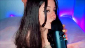 SHINY ASMR MIC KISSES