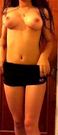 Novinha tirando a roupa Video Porno - SpankBang