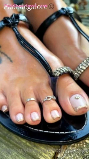 sandals thumbnail