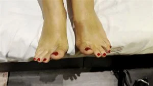 Red toes