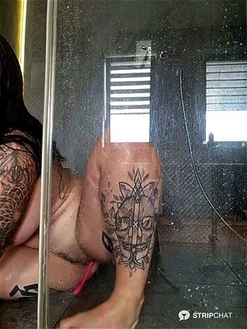 Tattoogirlalia squirt and cum