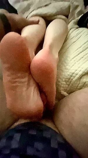 Footjob thumbnail