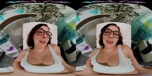 VR girl thumbnail