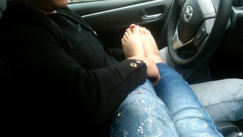 Samantha cosquillas en los pies