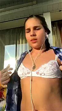 Bekijk Paula playing outdoors - Teen, Camgirl, Babe Porn - SpankBang