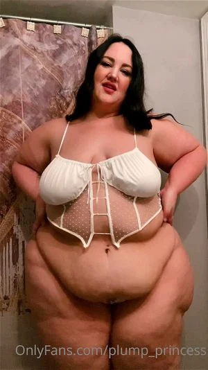 Plump Princess BBW thumbnail