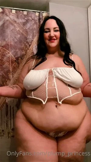 bbw pawg goddess in bikinis/plumpprincess thumbnail