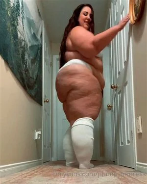 bbw pawg goddess in bikinis/plumpprincess thumbnail