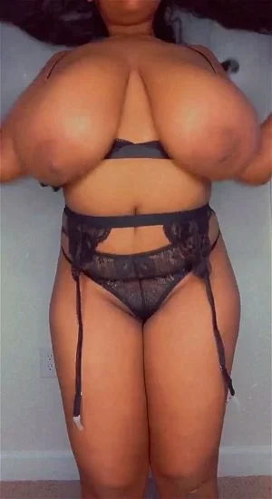 Ebony Big Tits thumbnail