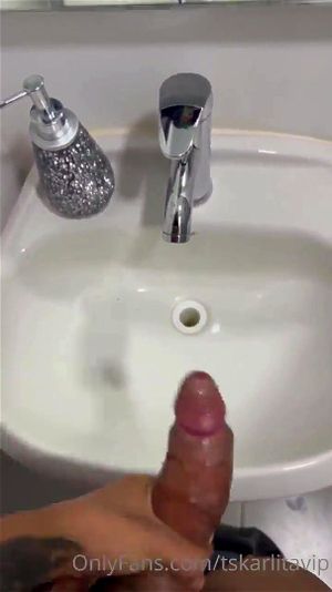 Shemale cumshot thumbnail