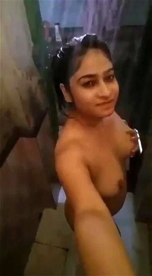 Desi girl bath nude