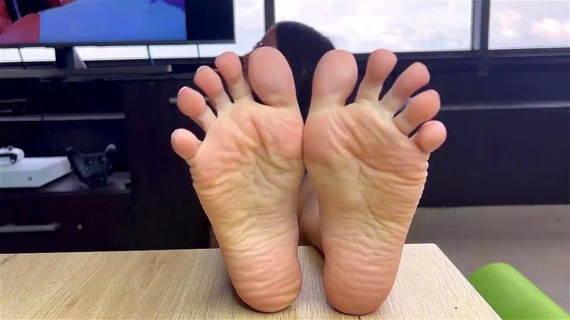 FEET 6