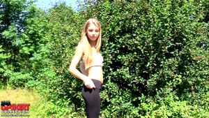 anjelica in yoga pants thumbnail