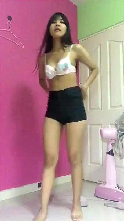 Asian Teen Dancing thumbnail